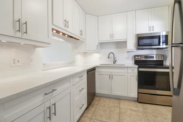 $1,750 | 12016 Greenway Circle South, Unit 204, Royal Palm Beach, FL 33411