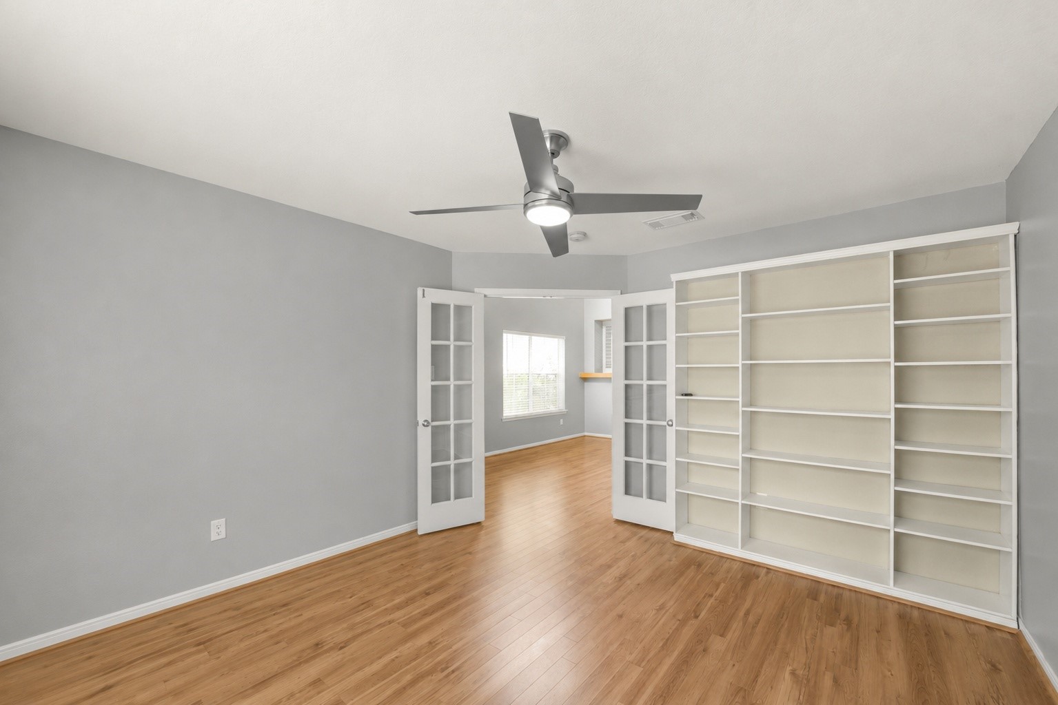 22 East New Avery Place Spring, TX 77382 - Photo 26 of 46 Office space downstairs.