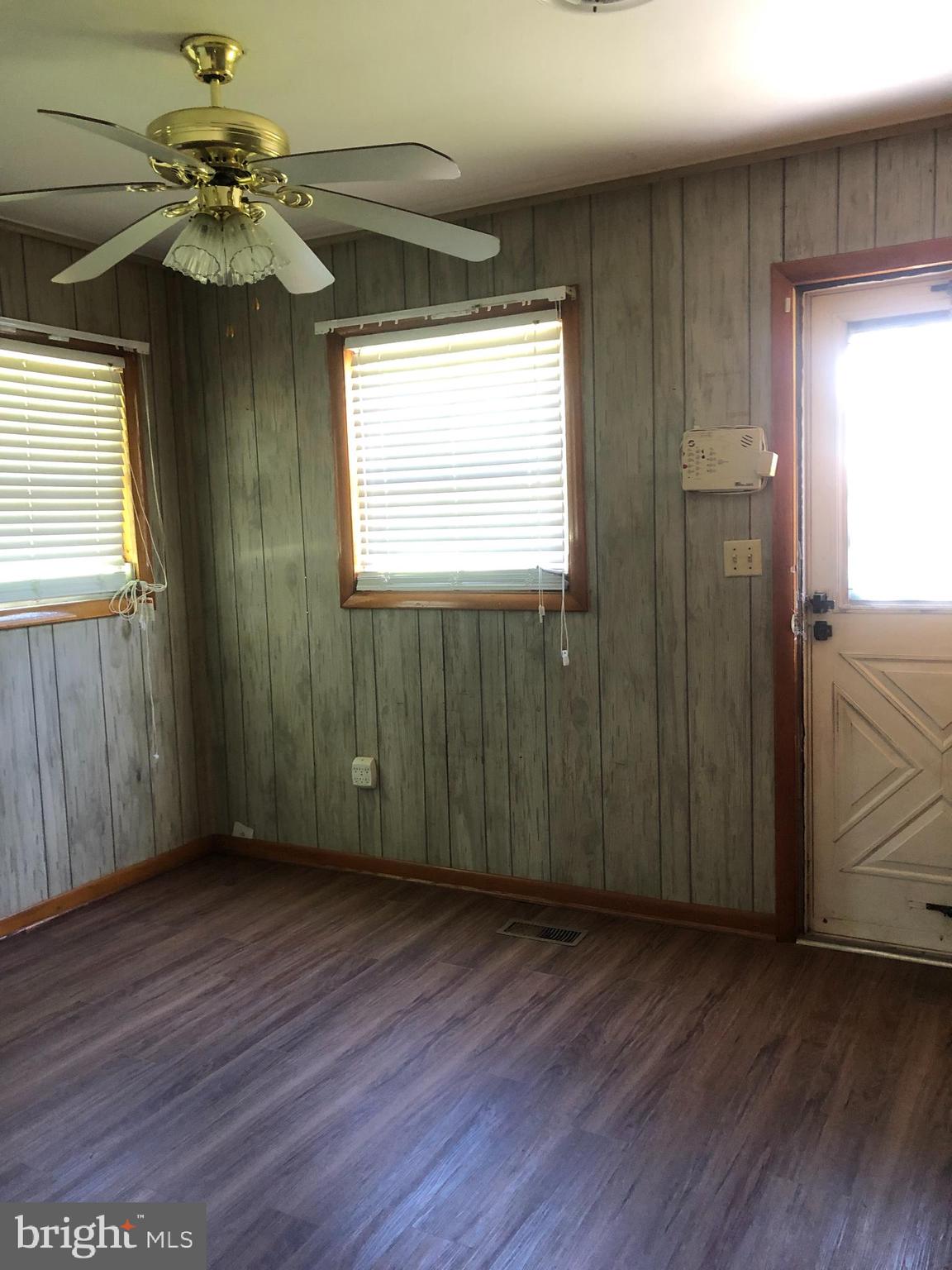 11181 Dahlgren Road King George, VA 22485 - Photo 7 of 16 Utility Rm with Washer & Dryer Hook up