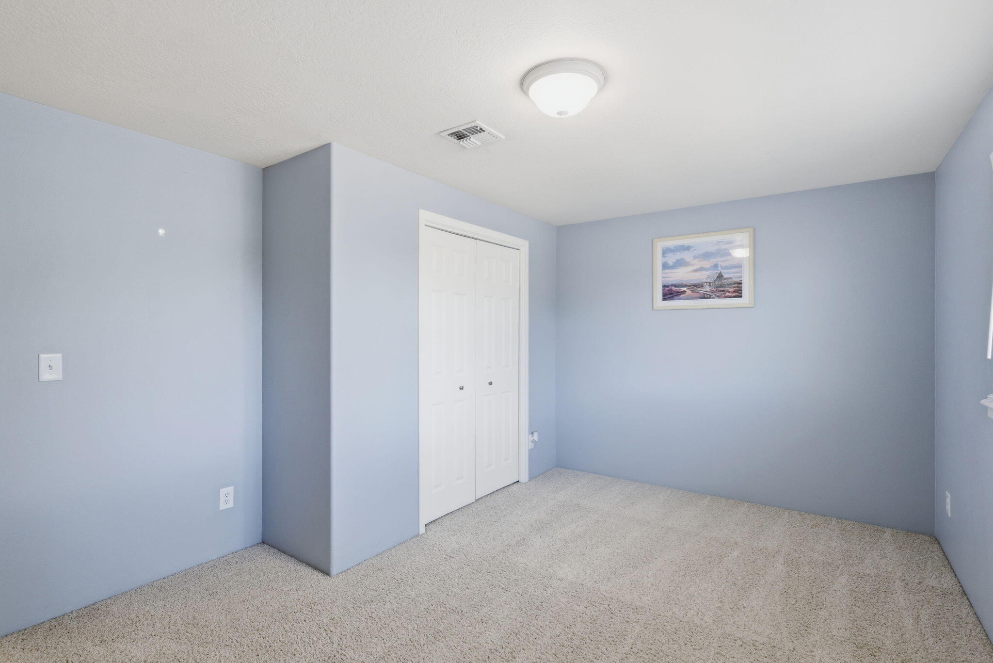 196 Nadine Lane Central Point, OR 97502 - Photo 34 of 54 an empty room with windows