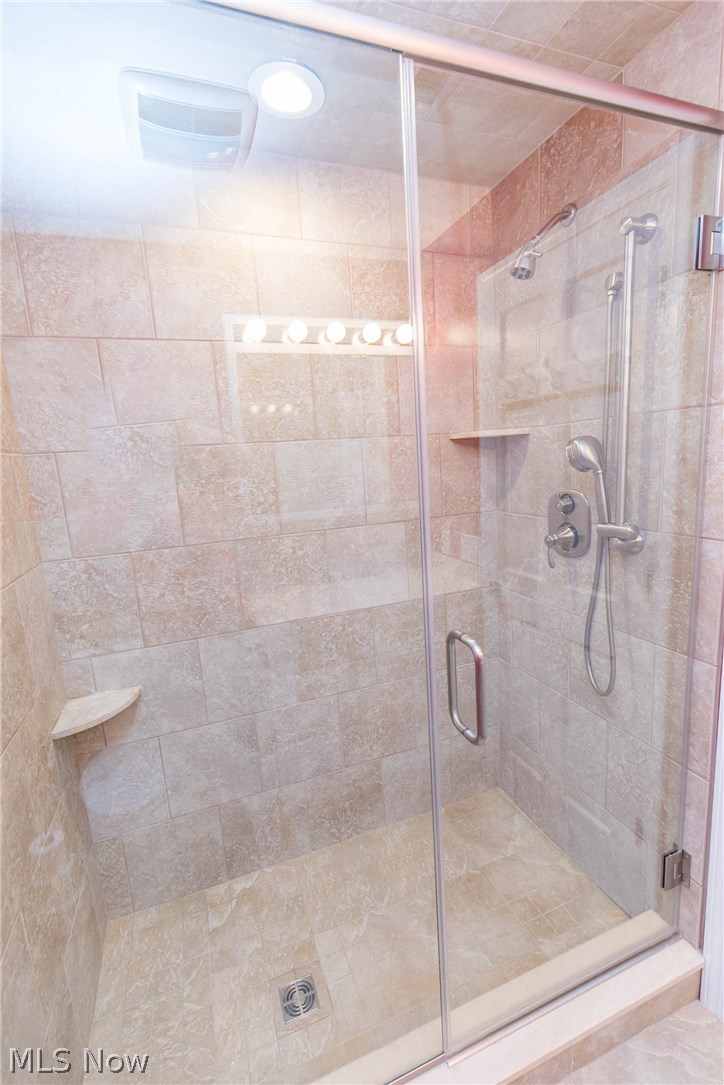 20163 Grannis Road, Unit 7 Cleveland, OH 44126 - Photo 18 of 34 Gallery Image 18