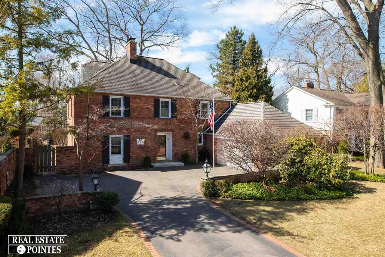 315 Touraine Road Grosse Pointe Farms, MI 48236 - Photo 2 of 33