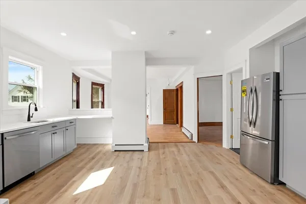 $2,300 | 183 Vernon Street, Unit 2, Worcester, MA 01607