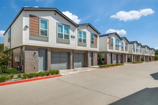 $2,200 | 10030 Garland Road, Unit 1003, Dallas, TX 75218