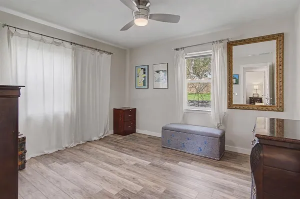 $2,000 | 405 West Torrey Street, Granbury, TX 76048