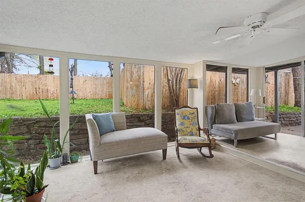 $2,000 | 405 West Torrey Street, Granbury, TX 76048