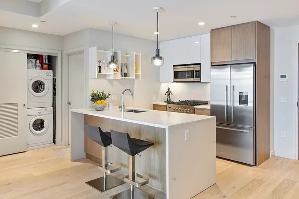 $4,000 | 375 Canal Street, Unit 906, Somerville, MA 02145