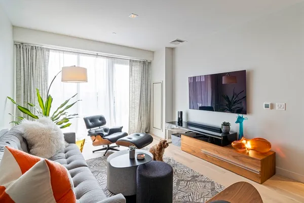 $4,000 | 375 Canal Street, Unit 906, Somerville, MA 02145