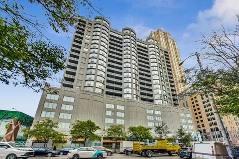 $350,000 | 600 North Dearborn Street, Unit 1502, Chicago, IL 60654
