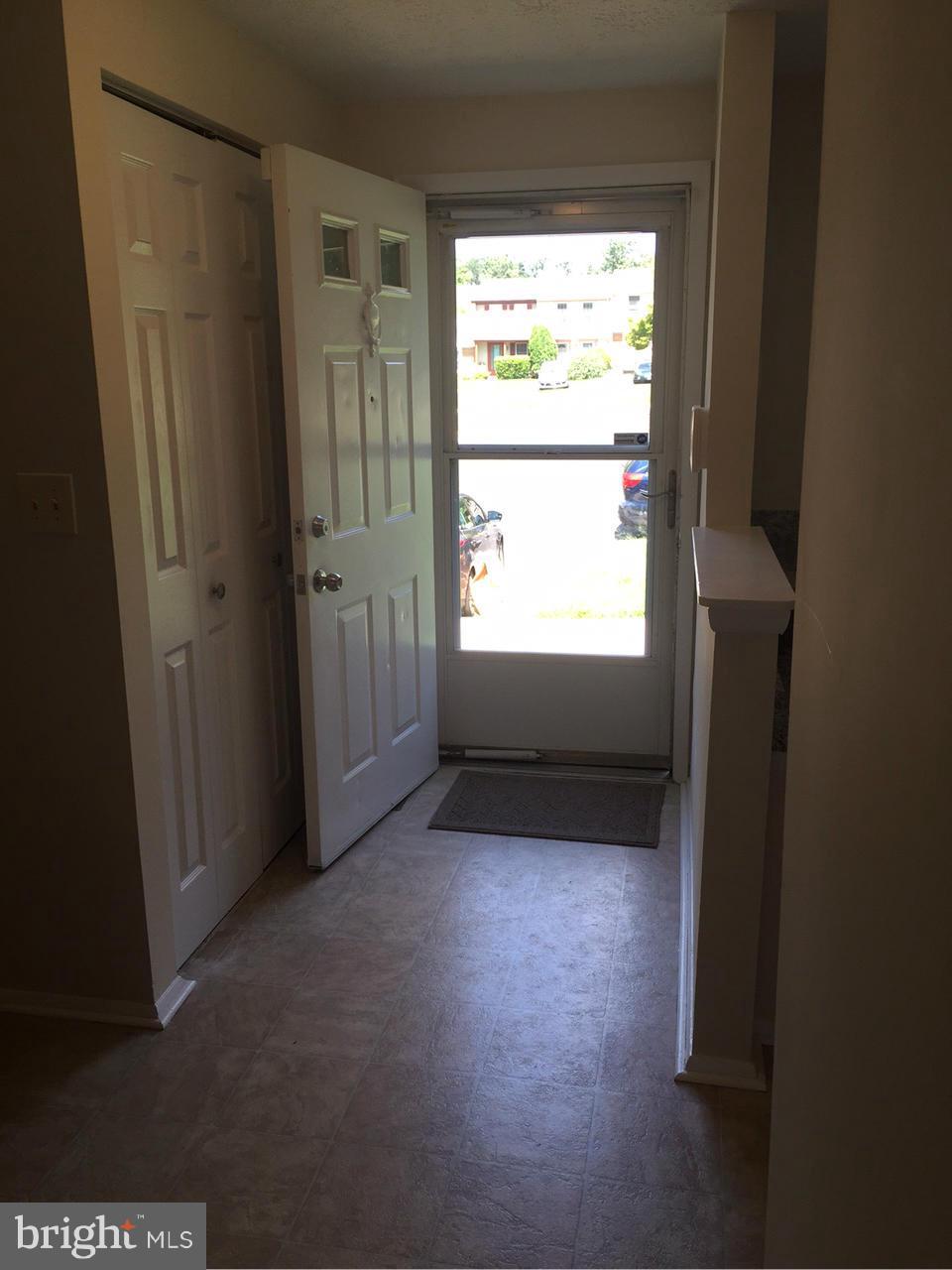 12500 Cross Ridge Way Germantown, MD 20874 - Photo 2 of 20 Interior (General)