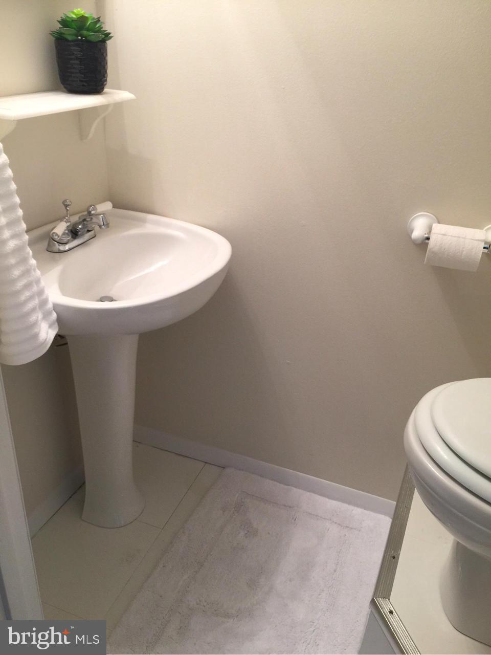12500 Cross Ridge Way Germantown, MD 20874 - Photo 14 of 20 Bath