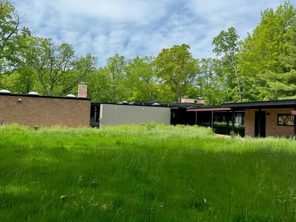 $1,995,000 | 334 Circle Lane, Lake Forest, IL 60045