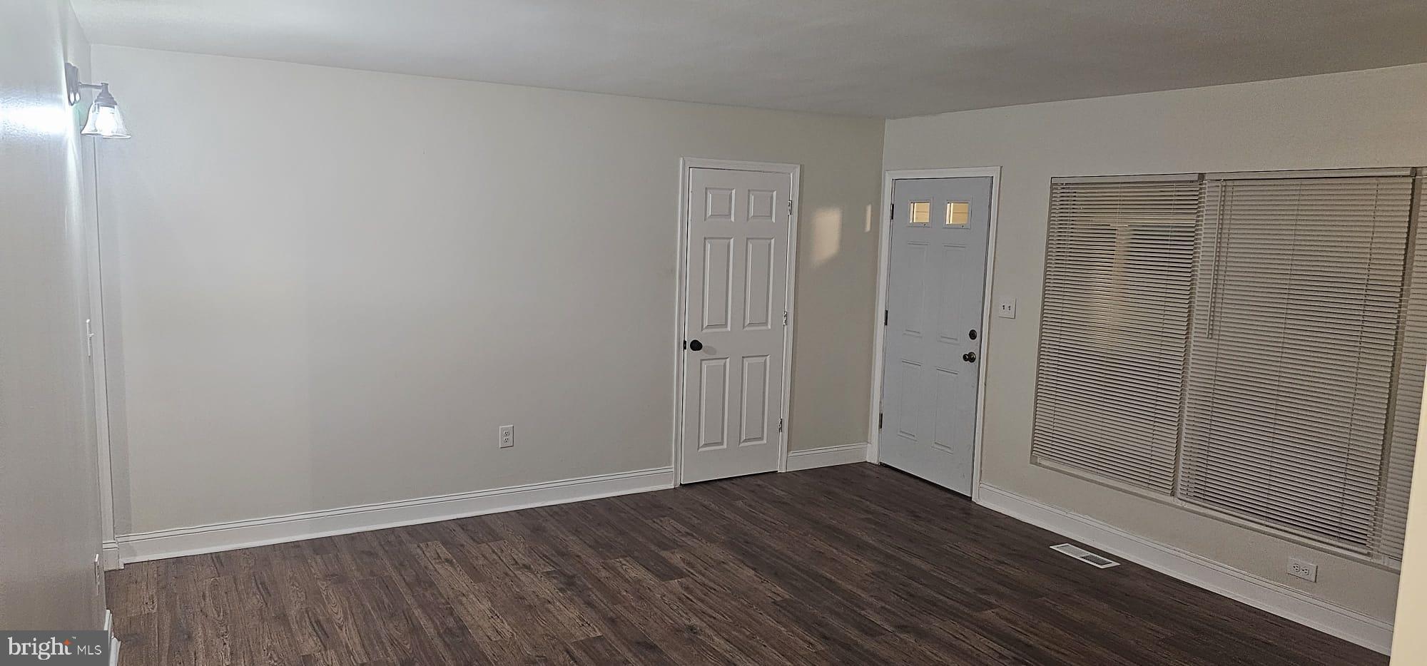 1556 Red Lion Road Bear, DE 19701 - Photo 7 of 29 Living room