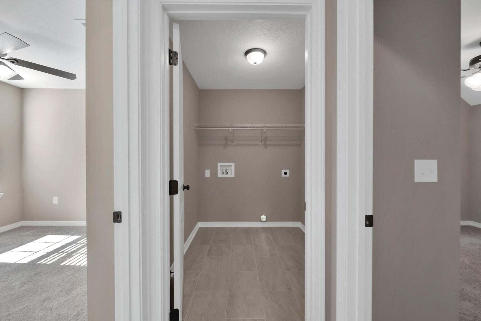 446 Eisenhower Drive Crestview, FL 32539 - Photo 22 of 25 a view of a hallway