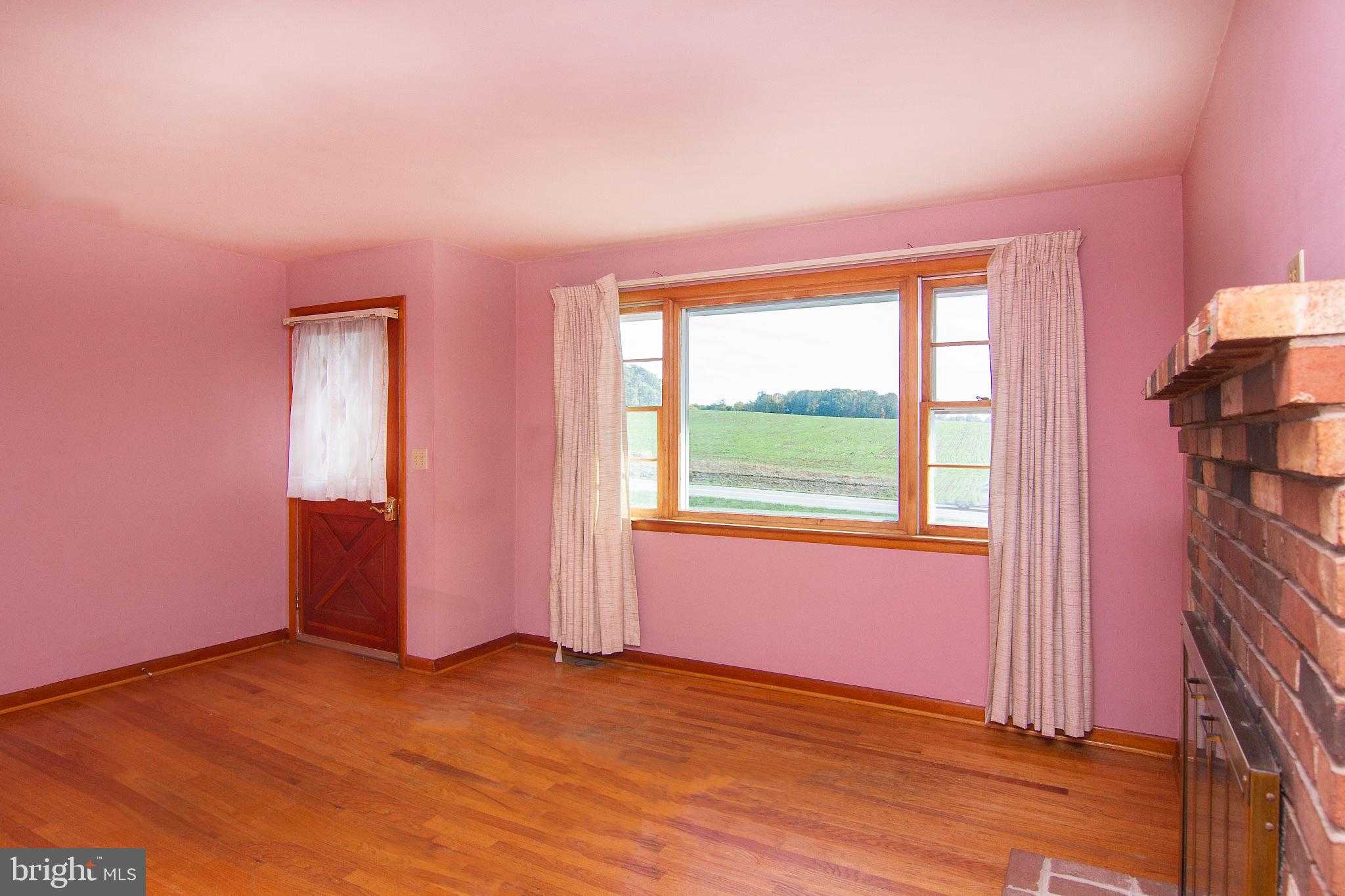 4208 Middleburg Road Union Bridge, MD 21791 - Photo 6 of 30 Living Room