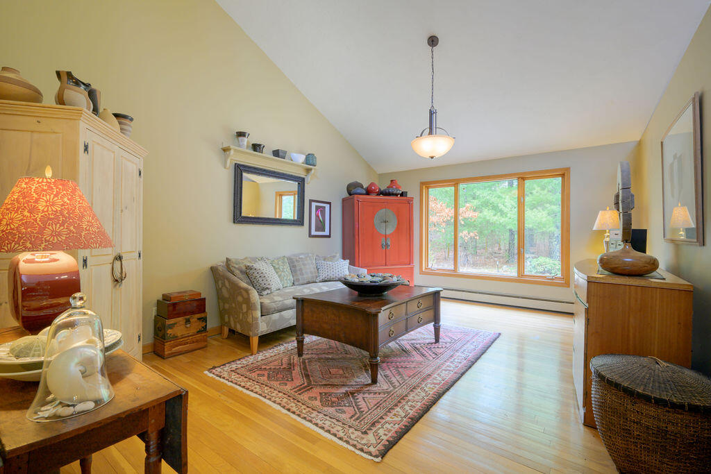 84 Popple Bottom Road Sandwich, MA 02537 - Photo 14 of 41 Living room