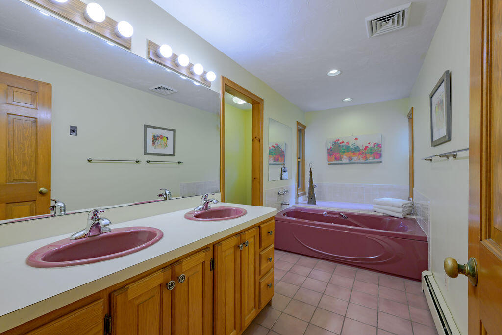84 Popple Bottom Road Sandwich, MA 02537 - Photo 26 of 41 Main unsuite bath