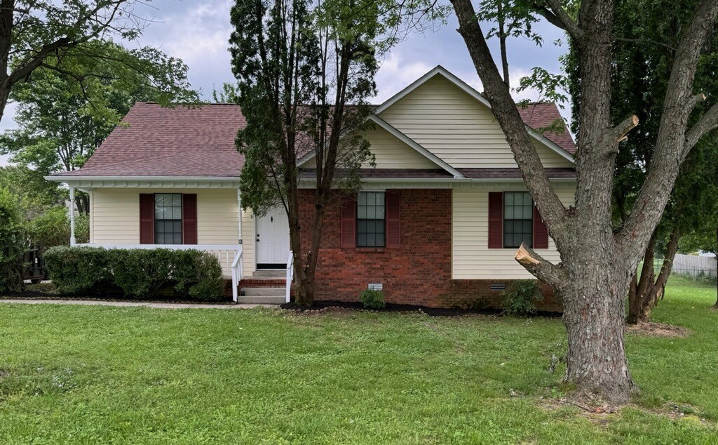 6109 Ebenezer Road Greenbrier, TN 37073 - Photo 4 of 35