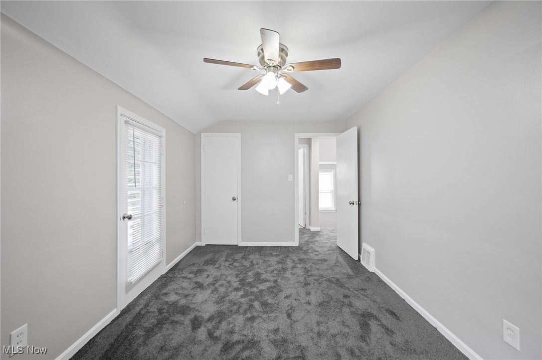 1095 Woodview Road Cleveland, OH 44121 - Photo 13 of 25