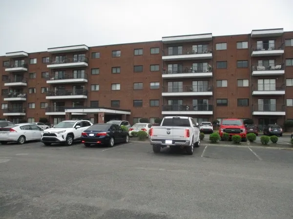 $300,000 | 200 Sanders Ferry Road, Unit 2301, Hendersonville, TN 37075