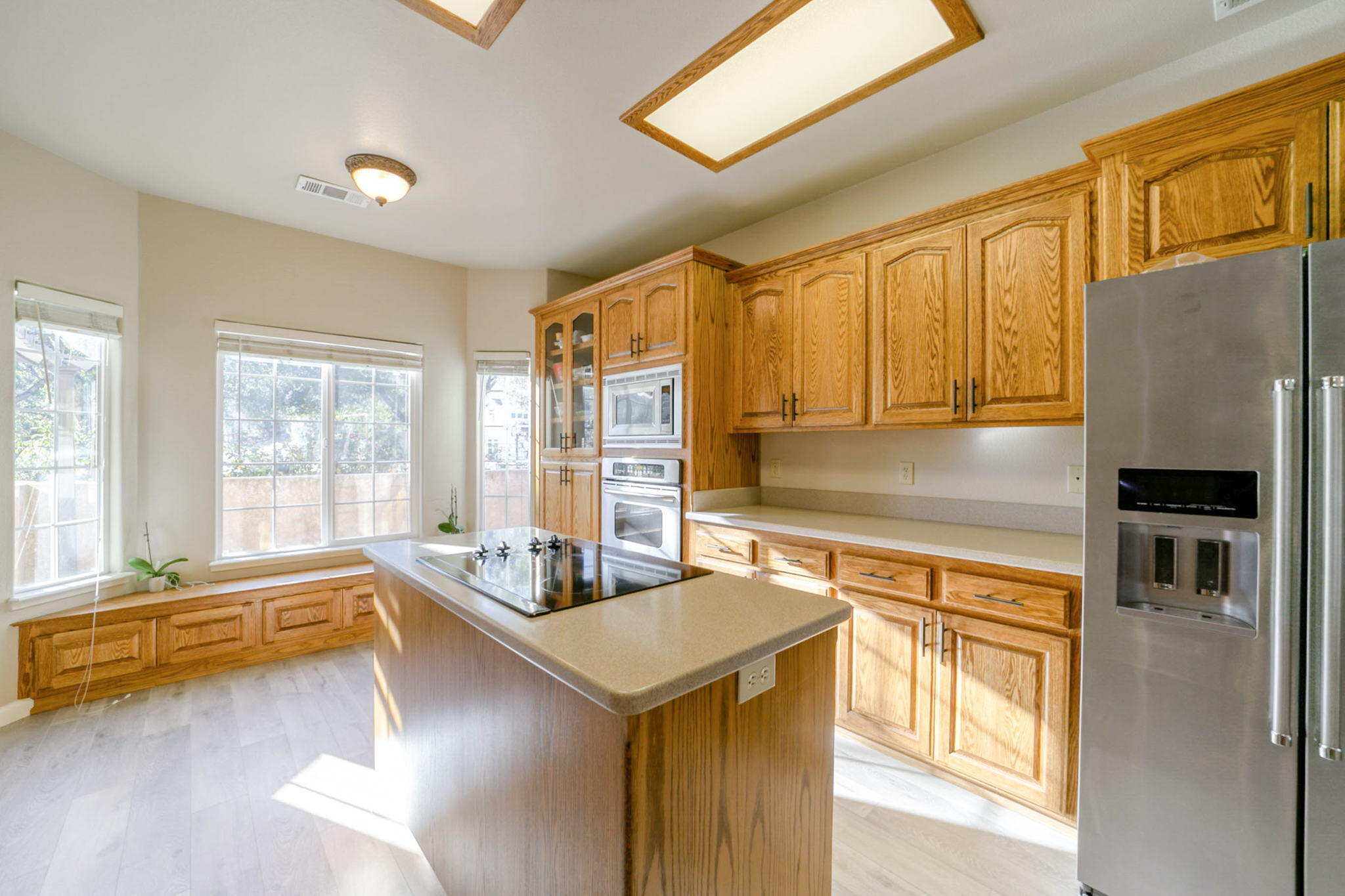 10370 White Star Road Redding, CA 96001 - Photo 9 of 35 kitchen island