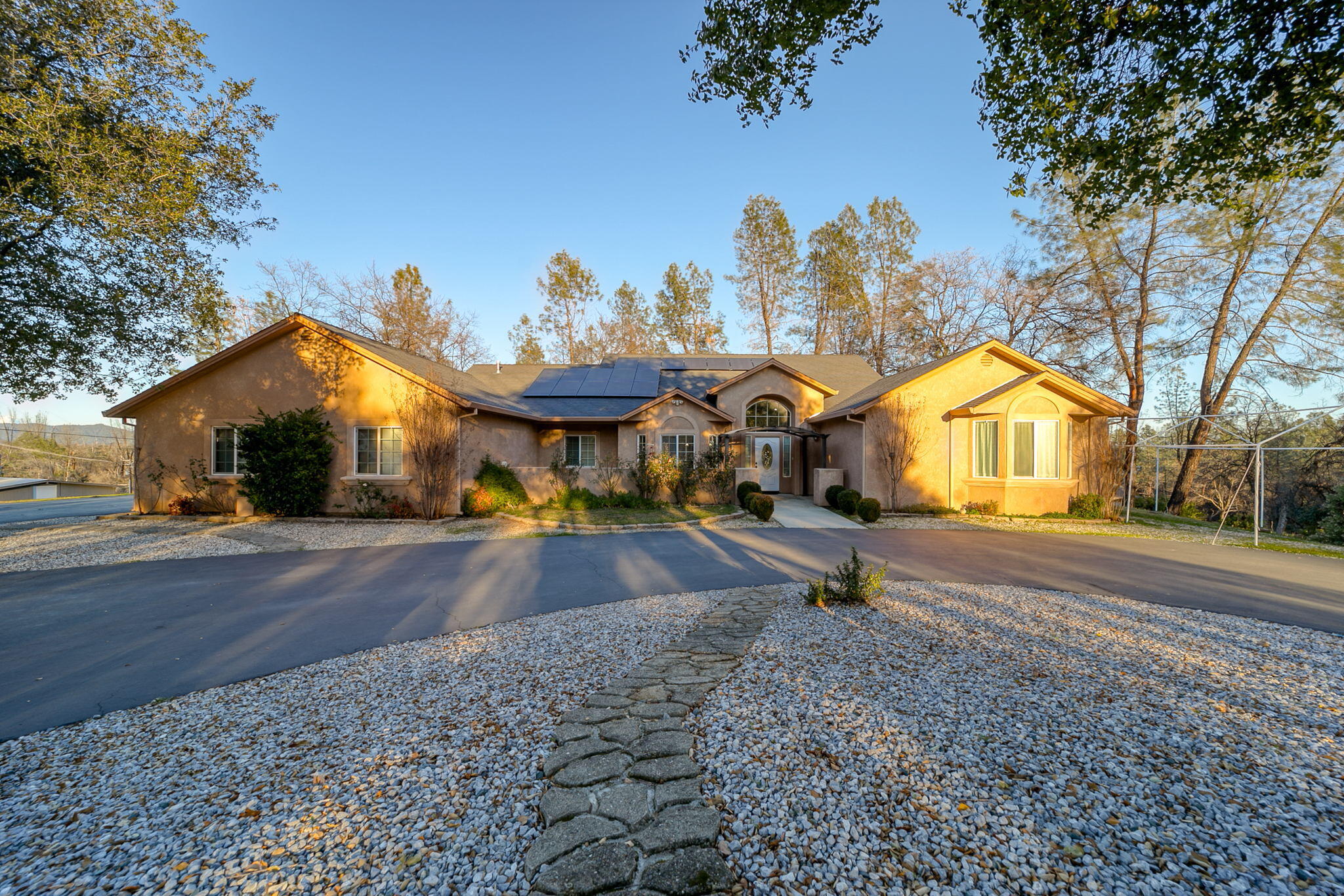 10370 White Star Road Redding, CA 96001 - Photo 2 of 35 West Redding beauty