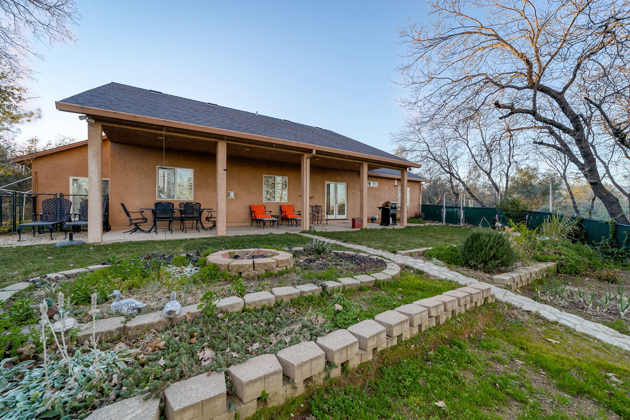 10370 White Star Road Redding, CA 96001 - Photo 23 of 35 backyard