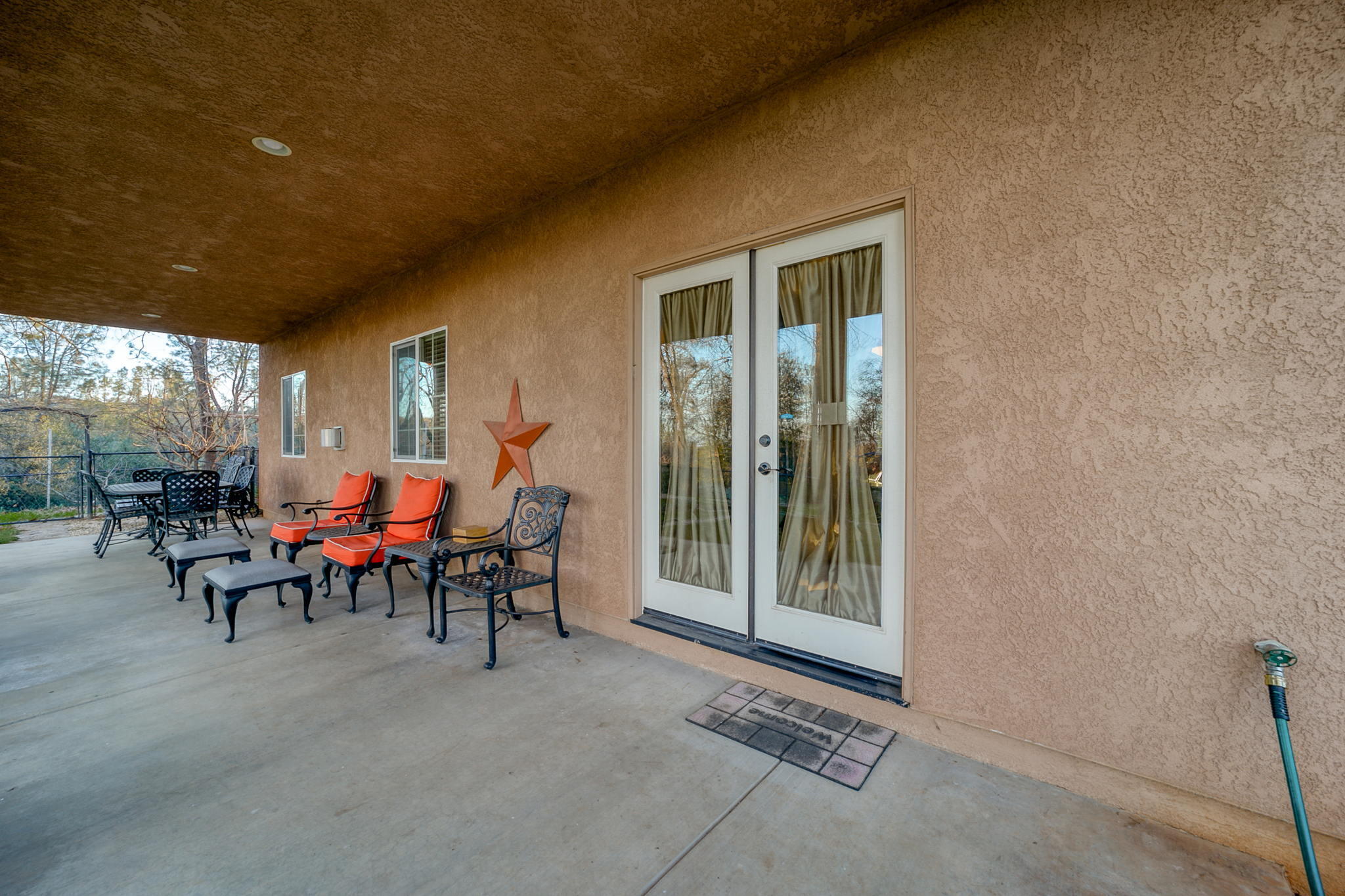 10370 White Star Road Redding, CA 96001 - Photo 26 of 35 backpatio