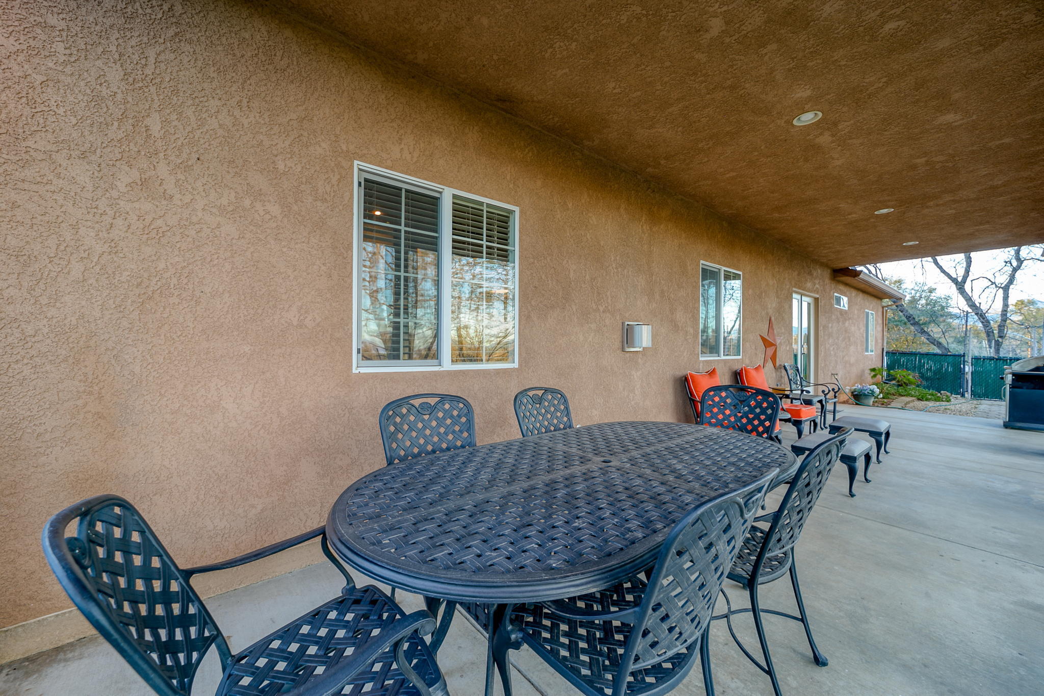 10370 White Star Road Redding, CA 96001 - Photo 27 of 35 patio