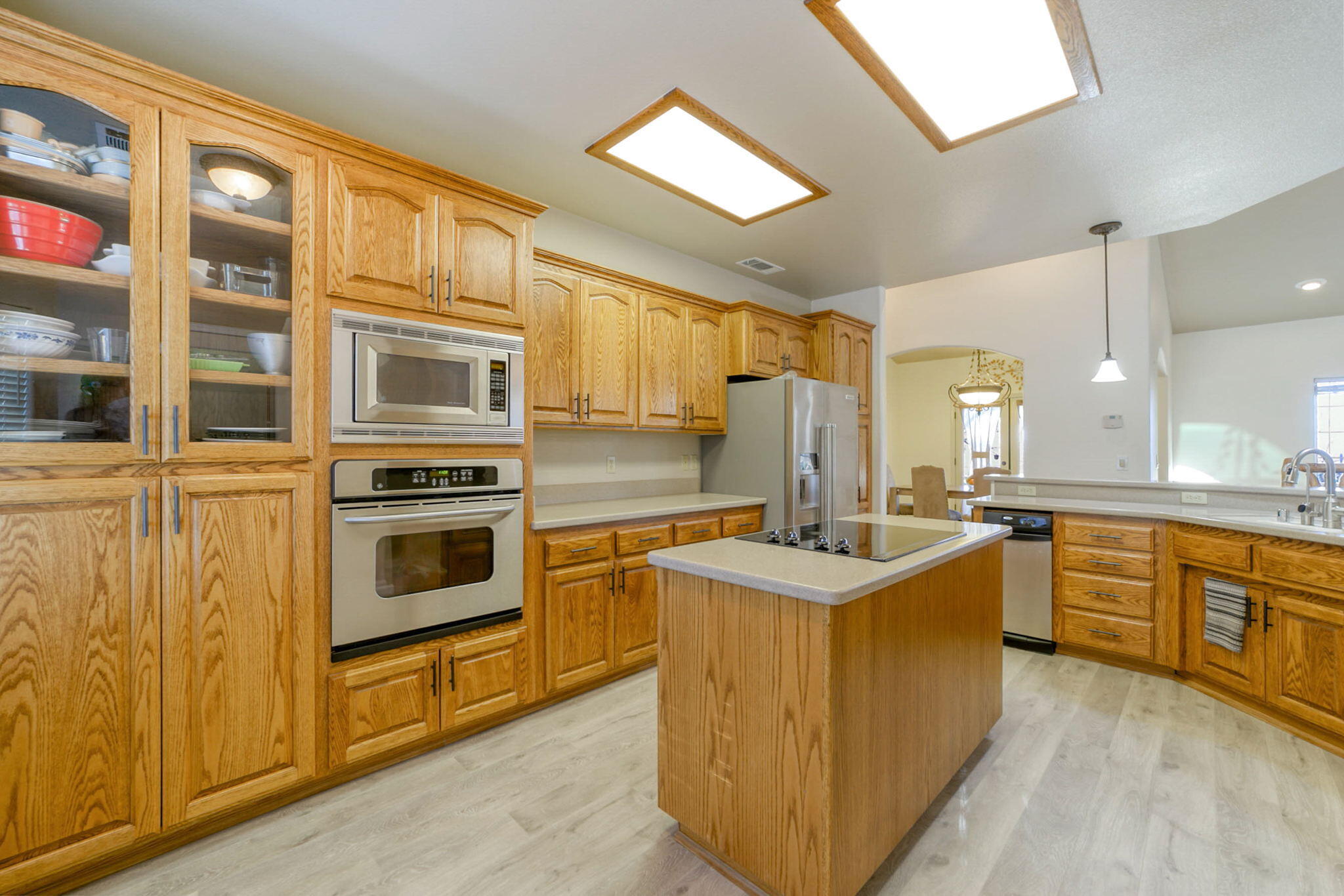 10370 White Star Road Redding, CA 96001 - Photo 8 of 35 lots of kitchen storage