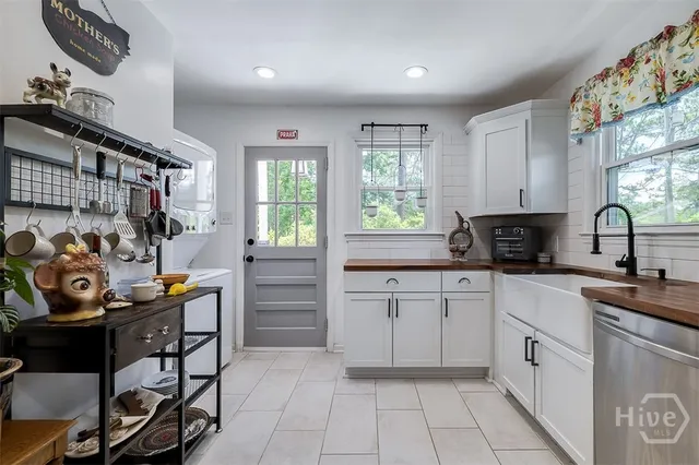 $324,900 | 2338 Lorraine Drive, Savannah, GA 31404