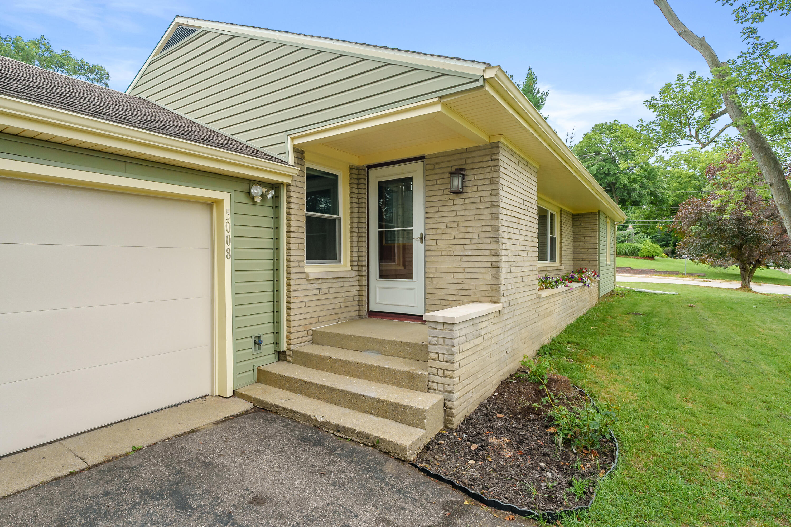 5008 Old Colony Road Portage, MI 49024 - Photo 24 of 28 Old Colony Rd 5008 Portage 49024-25