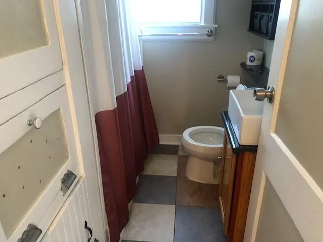 $950 | 506 Lafayette Street, Unit B, Gretna, LA 70053