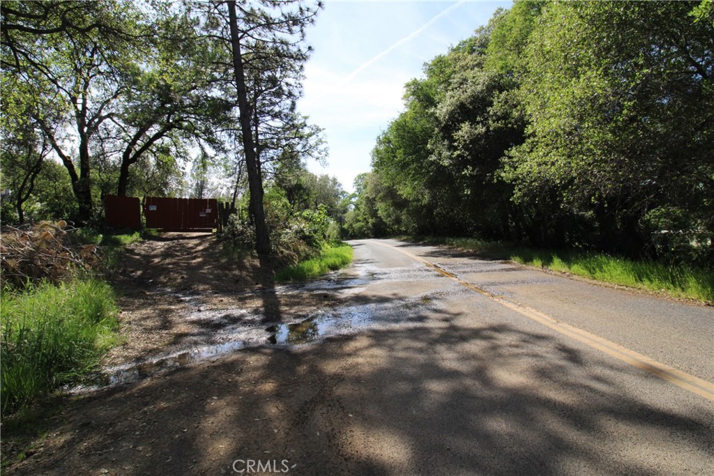 0 Black Bart Road Oroville, CA 95966 - Photo 33 of 38 a view of outdoor space and yard