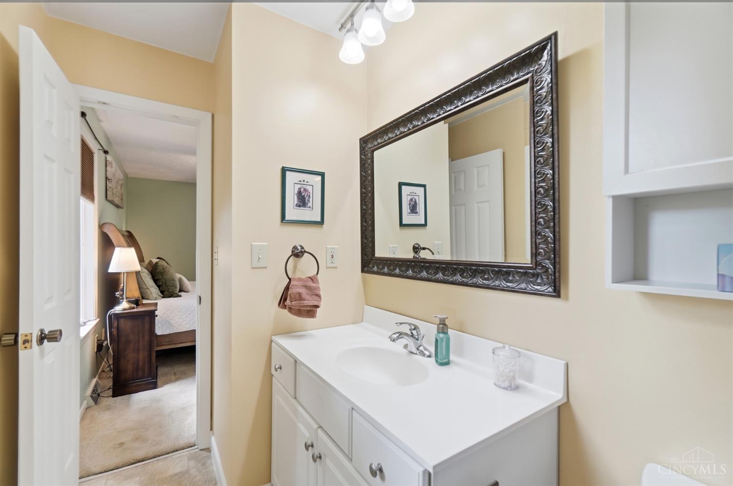 1460 Ebenezer Road Cincinnati, OH 45233 - Photo 32 of 61