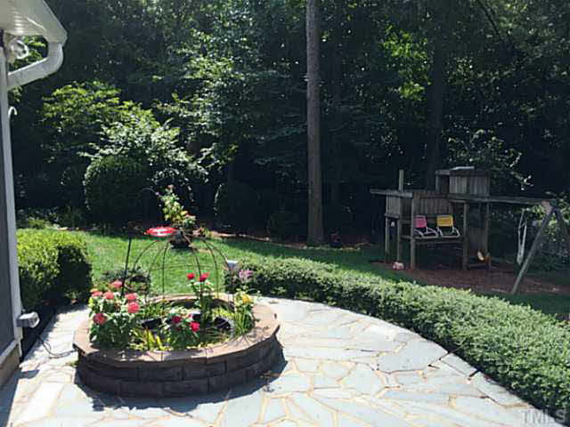 813 Merwin Road Raleigh, NC 27606 - Photo 4 of 5 Patio/Deck