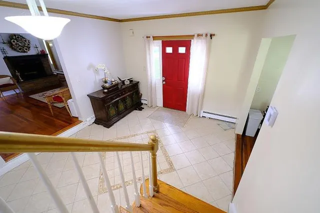 $999,990 | 178 Beverly Road, South Huntington, NY 11746