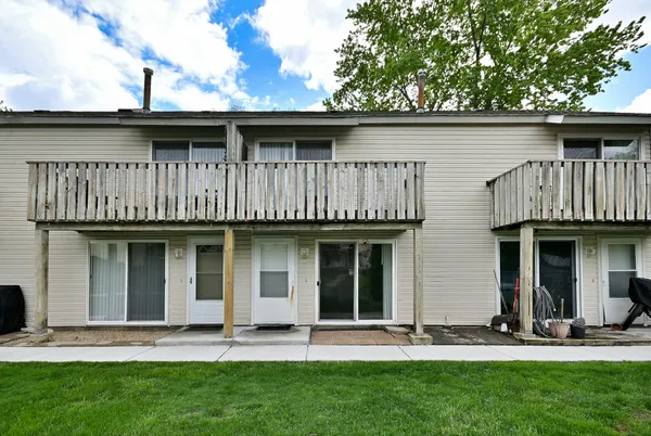 $149,900 | 128 1/2 Cora Avenue, Unit B, Fox Lake, IL 60020