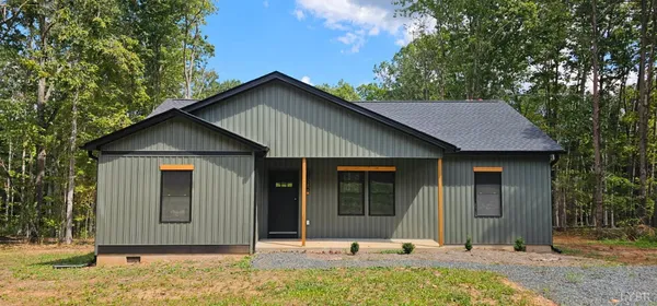 $319,900 | 20 T Wilson Street, Bedford, VA 24523