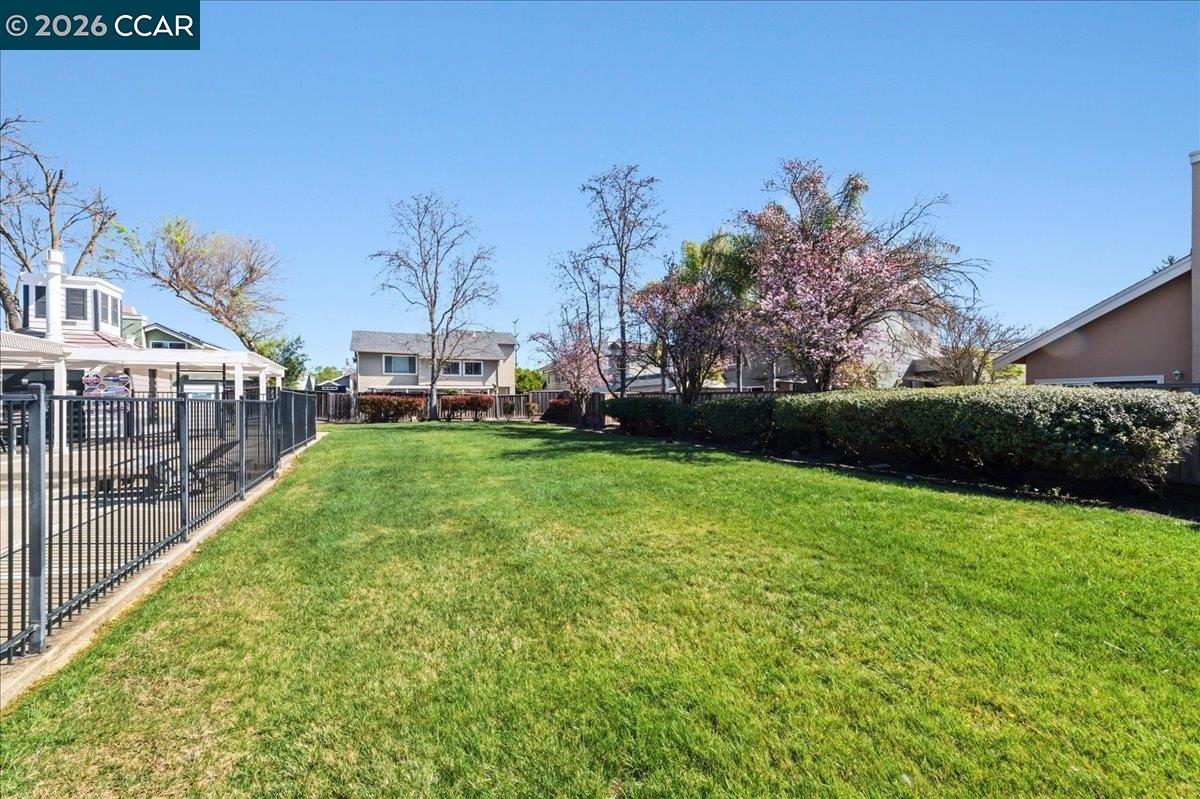 10005 Foxboro Circle San Ramon, CA 94583 - Photo 41 of 48 a view of a garden with houses