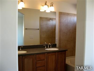 6658 East Bambino Road Tucson, AZ 85756 - Photo 5 of 9