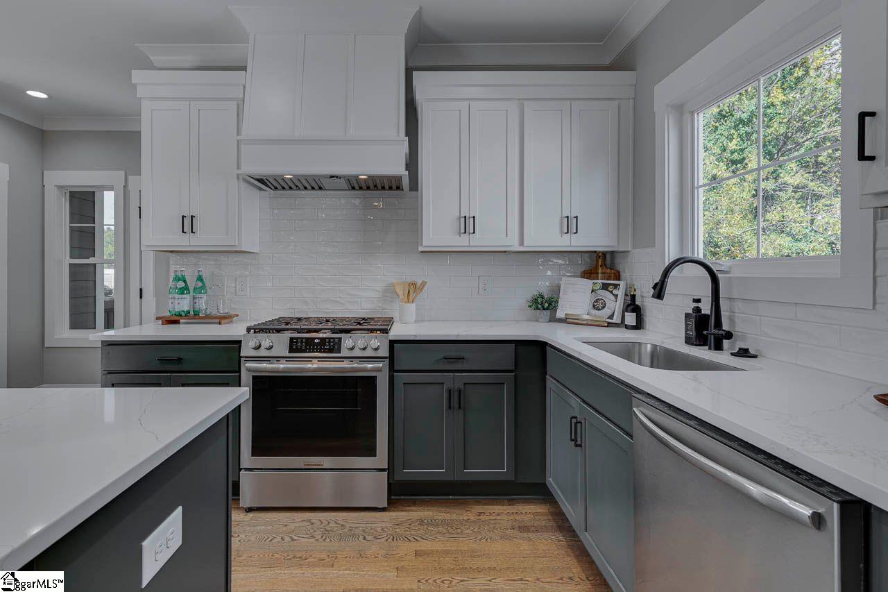 33 Endel Street Greenville, SC 29611 - Photo 7 of 22