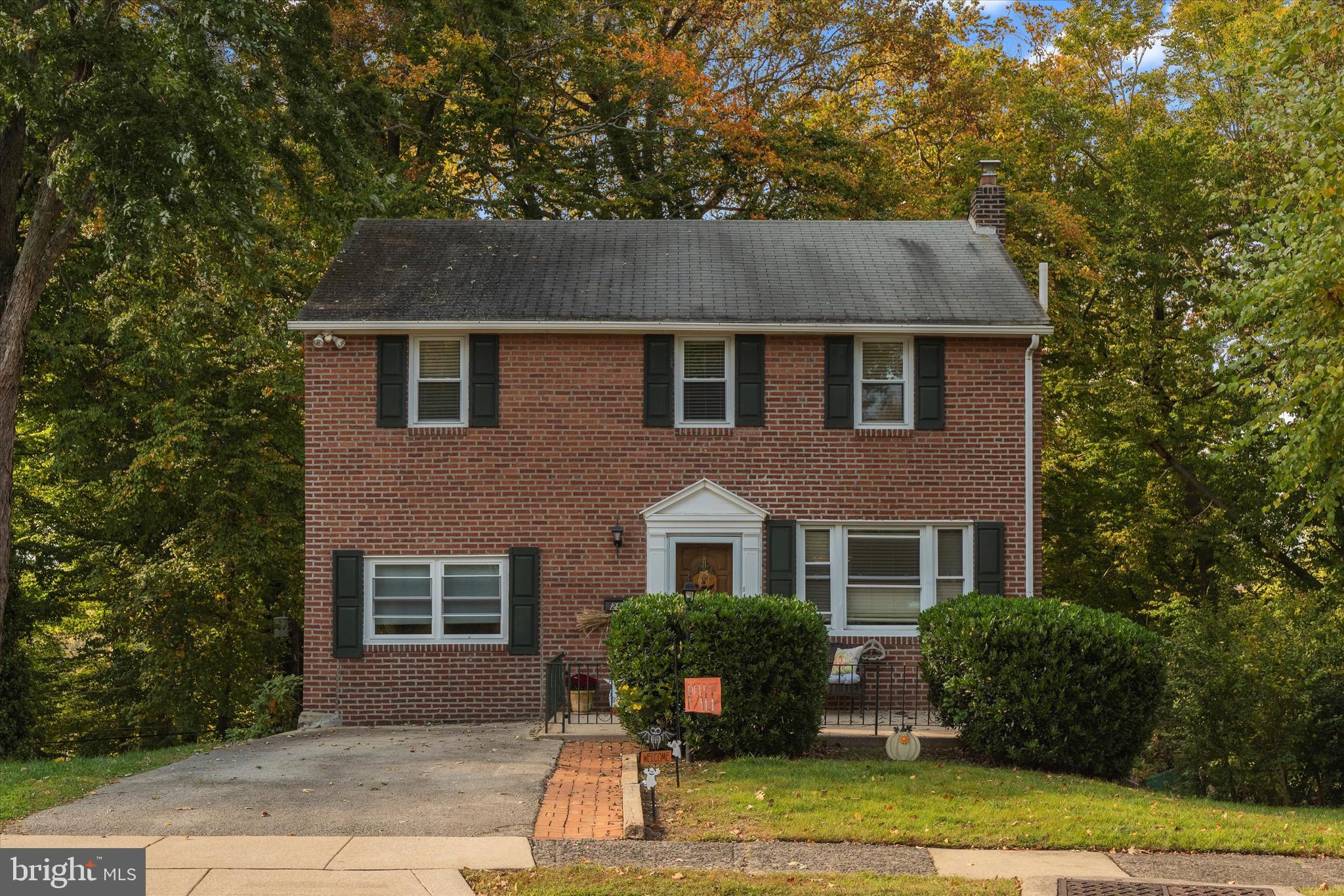 256 Friendship Road Drexel Hill, PA 19026 - Photo 2 of 25