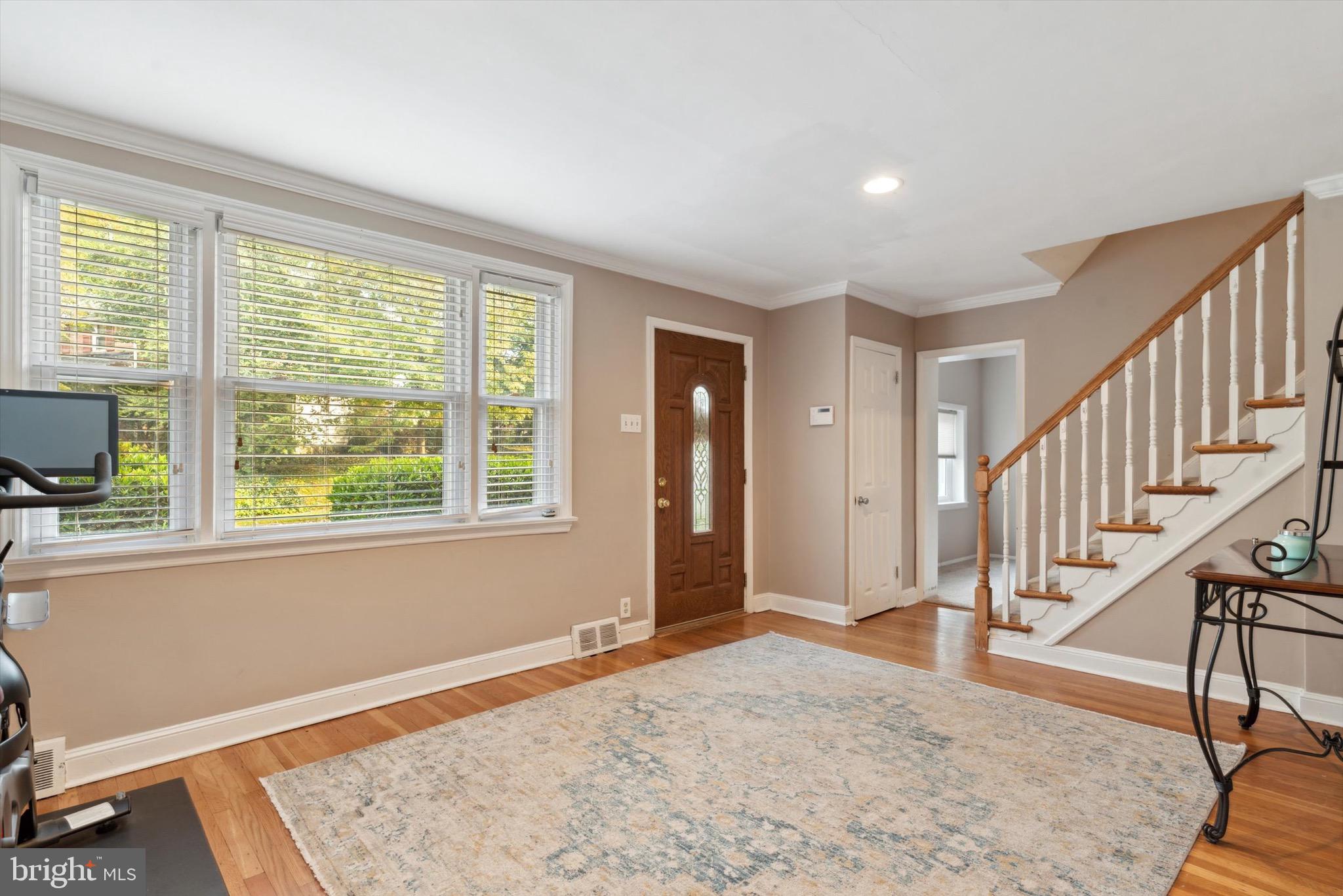 256 Friendship Road Drexel Hill, PA 19026 - Photo 4 of 25