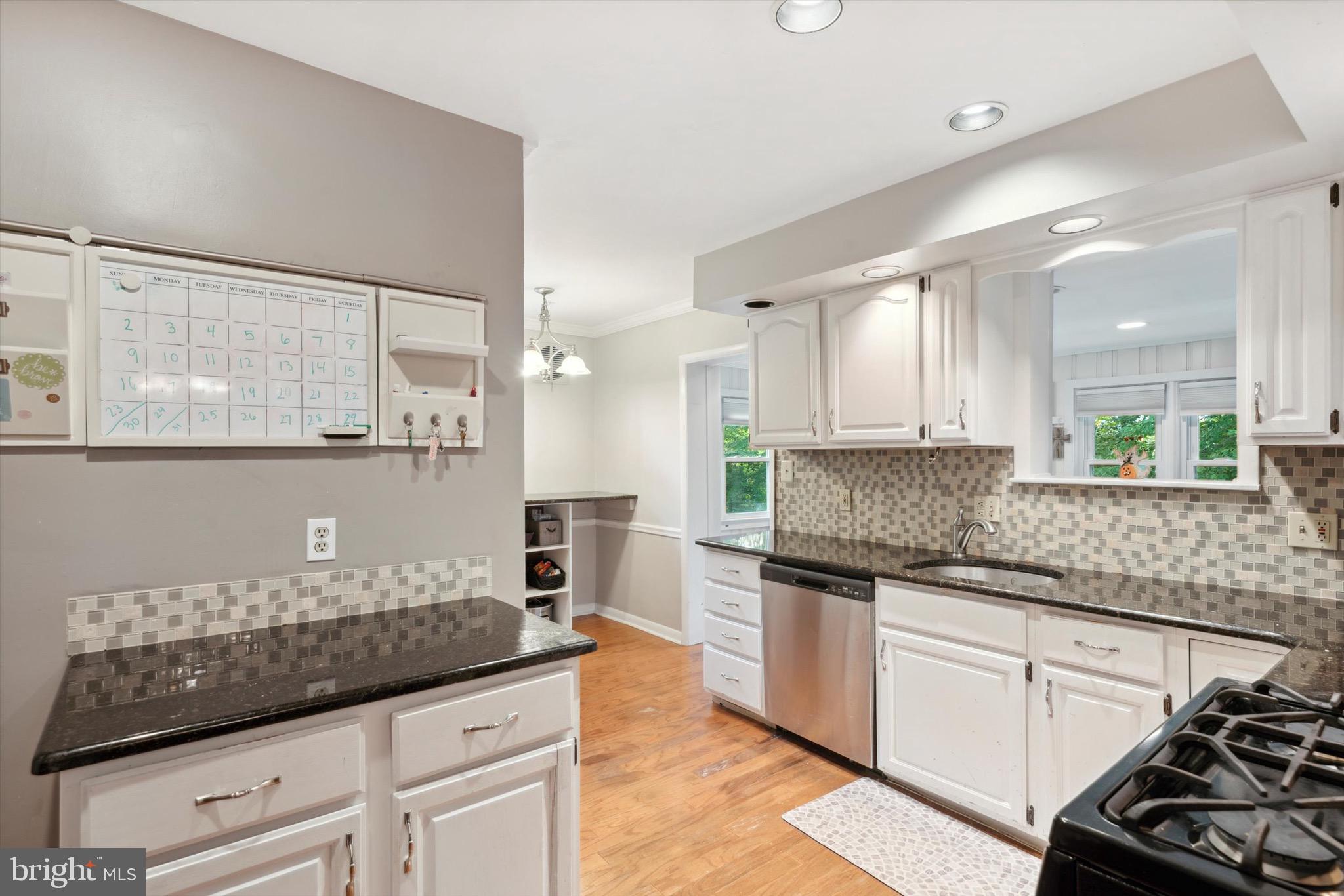 256 Friendship Road Drexel Hill, PA 19026 - Photo 6 of 25