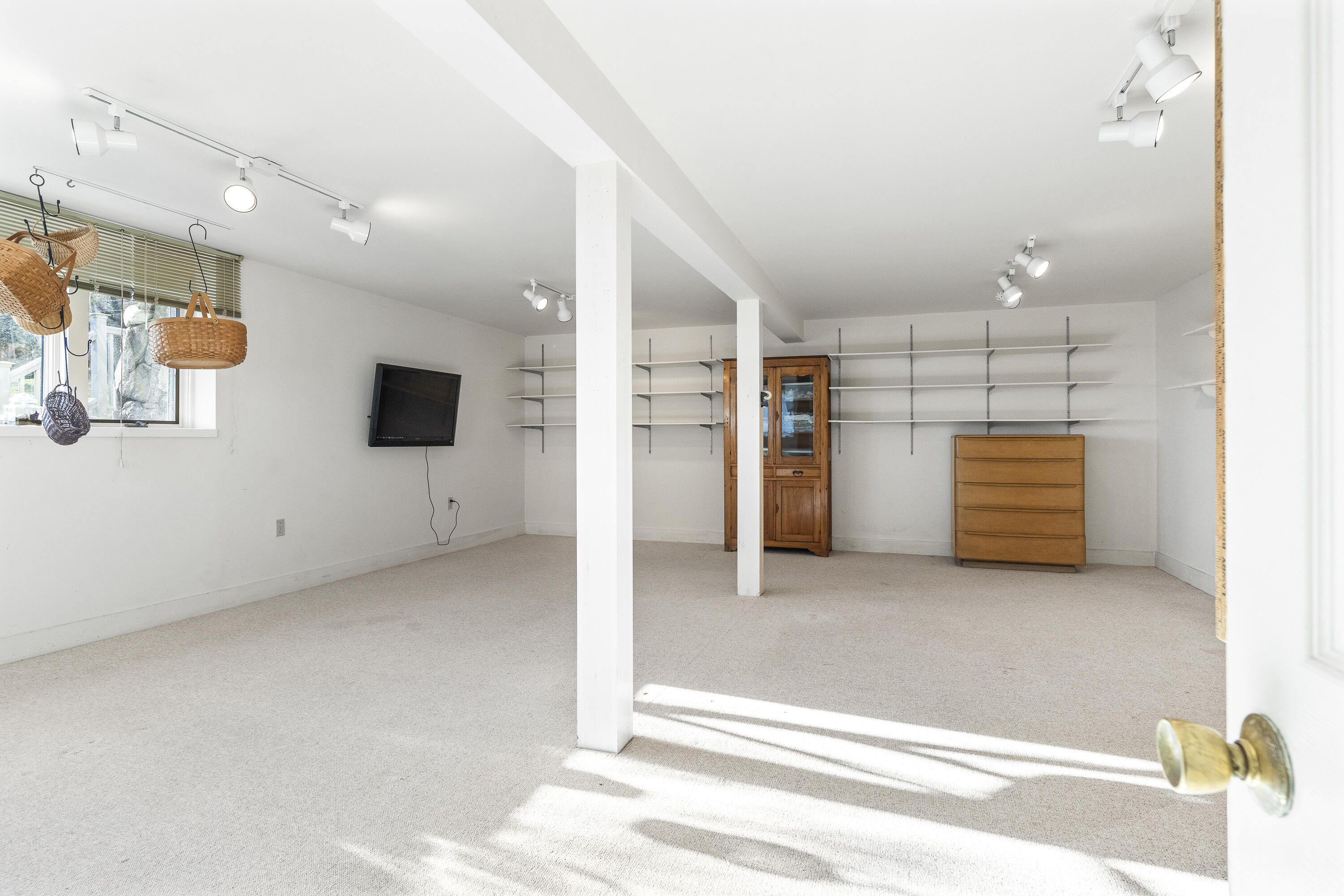 317 Highway 32 Chamberlain, ME 04541 - Photo 31 of 51 Great Room