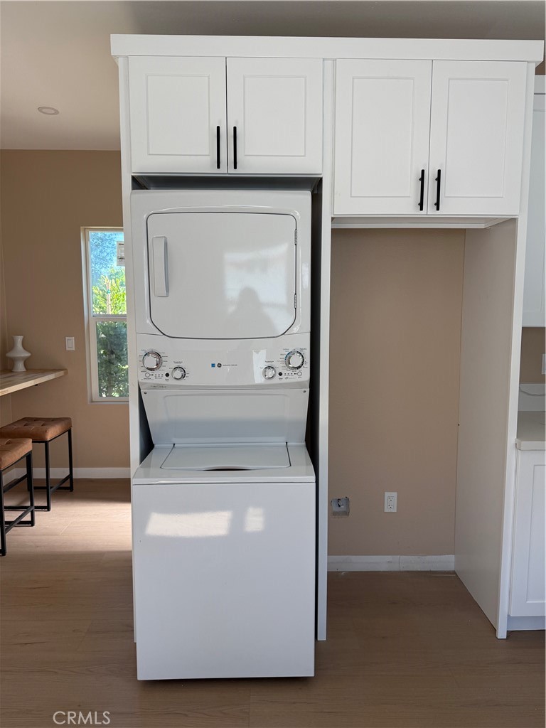 751 East G Street, Unit B Ontario, CA 91764 - Photo 4 of 16 a utility room with dryer and washer