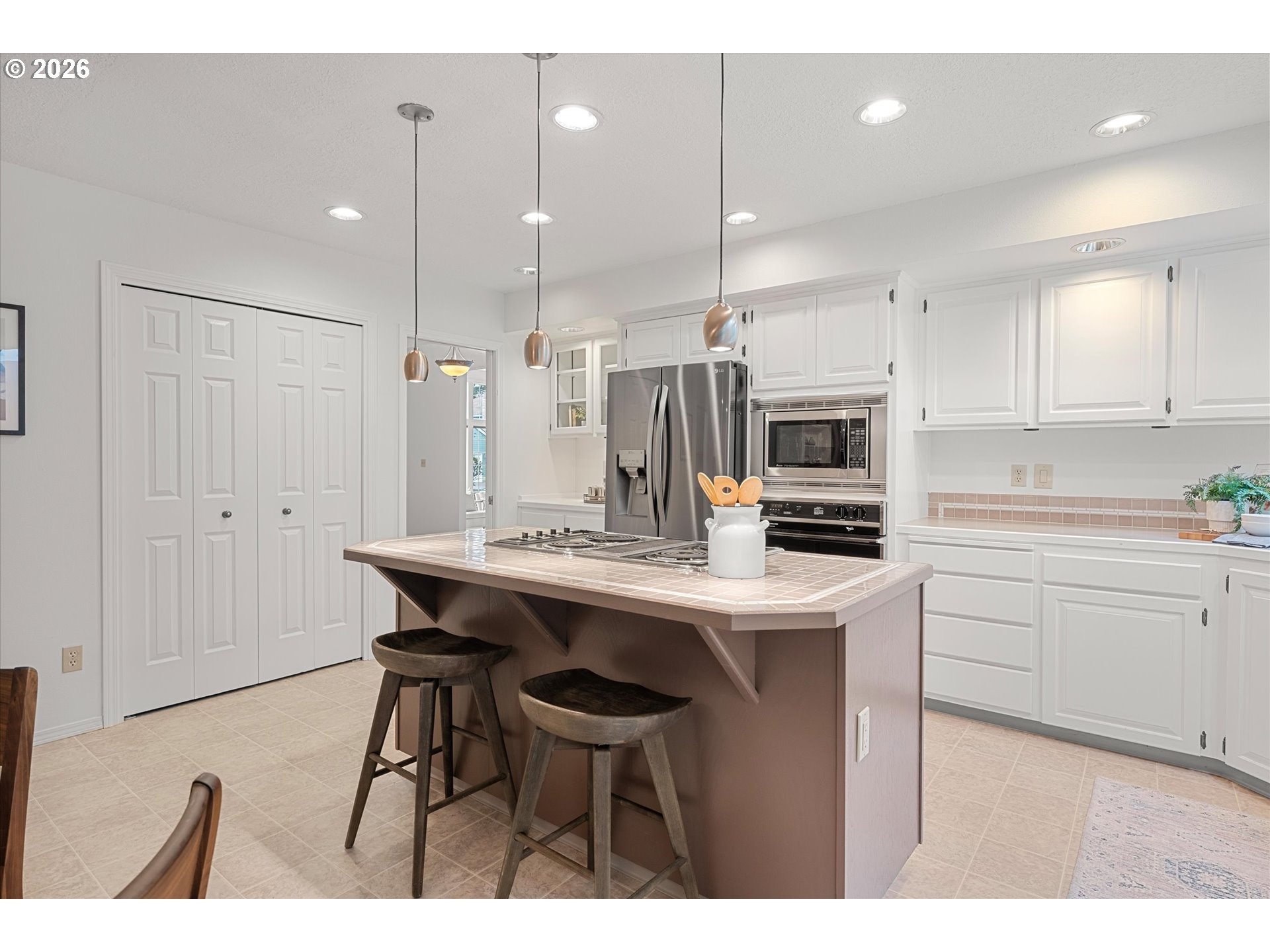 5428 Southwest Joshua Street Tualatin, OR 97062 - Photo 9 of 29 Kitchen