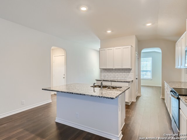 1725 Rocky Rise San Antonio, TX 78245 - Photo 10 of 32