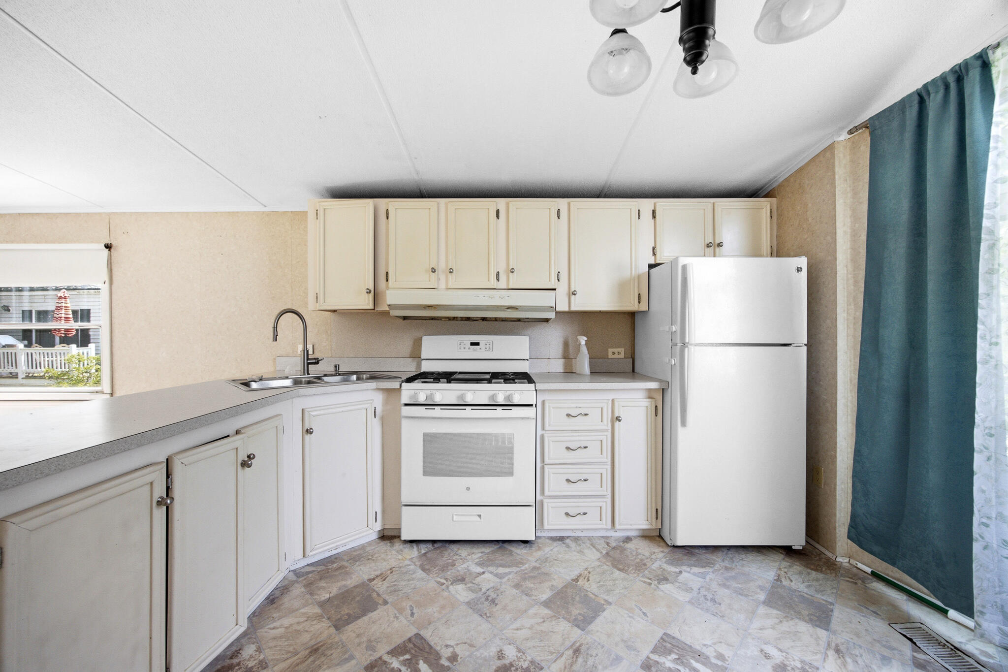 30 C Street Bangor, ME 04401 - Photo 4 of 23 Interiors-2